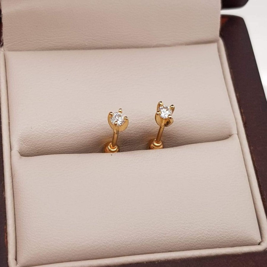 Joyeria Fina Infiniti Joyas Aretes | Broquel Oro Amarillo 18K, Diamante De 6 Puntos Totales