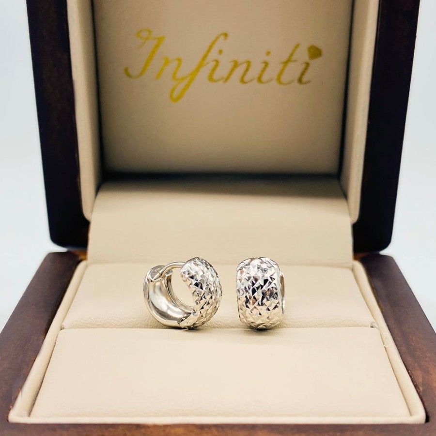 Joyeria Fina Infiniti Joyas Huggies | Arracadas Huggies Oro Blanco 10K, Diamantada, 9 Mm Diametro, Ancho 6 Mm